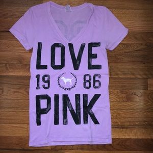 VS pink T-shirt